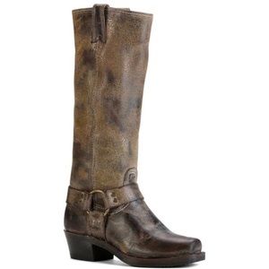 Size 8 women’s fry 15R Harness boots. Barely worn